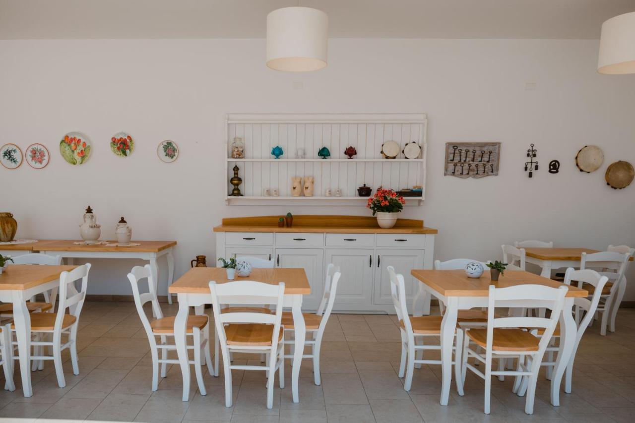 Masseria Tenuta Flora Maria Leverano Exterior photo